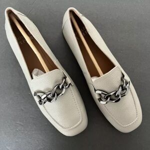 Donald Pilner Bethany Loafer 8 women’s light taupe/grey, very comfortable